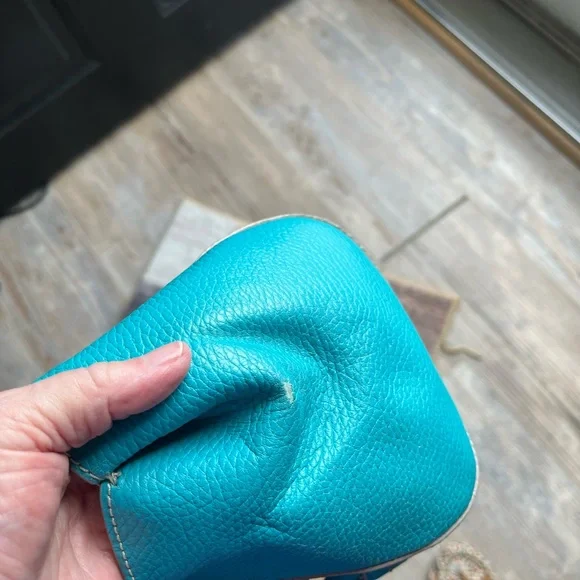 Tod's Corniche Wave East-West Small Shoulder Bag - Picture 7 of 10